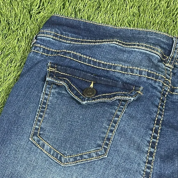 Wallflower Women's The Fiesty Curvy Low Rise Fit Jeans Size 13 - Picture 6 of 10